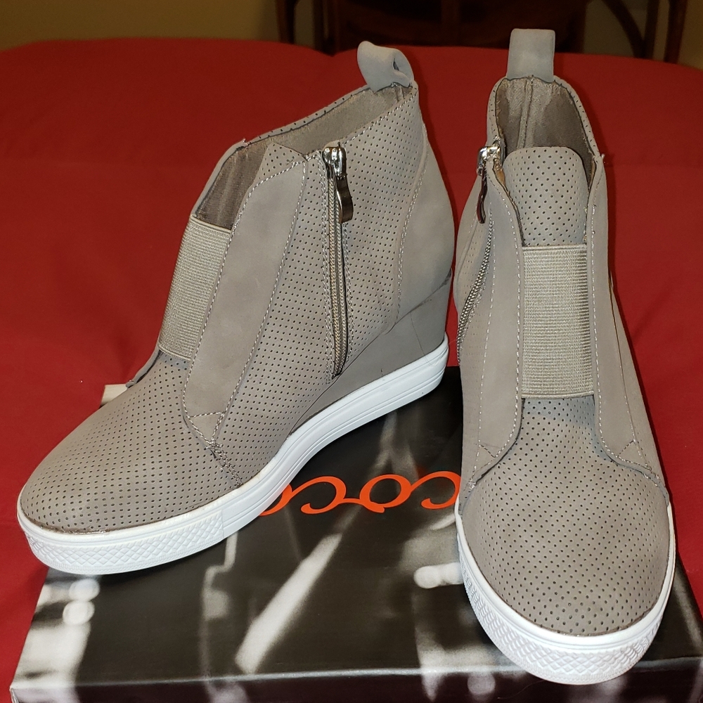 Taupe Wedge Sneakers w/zipper 8.5 by Ccocci